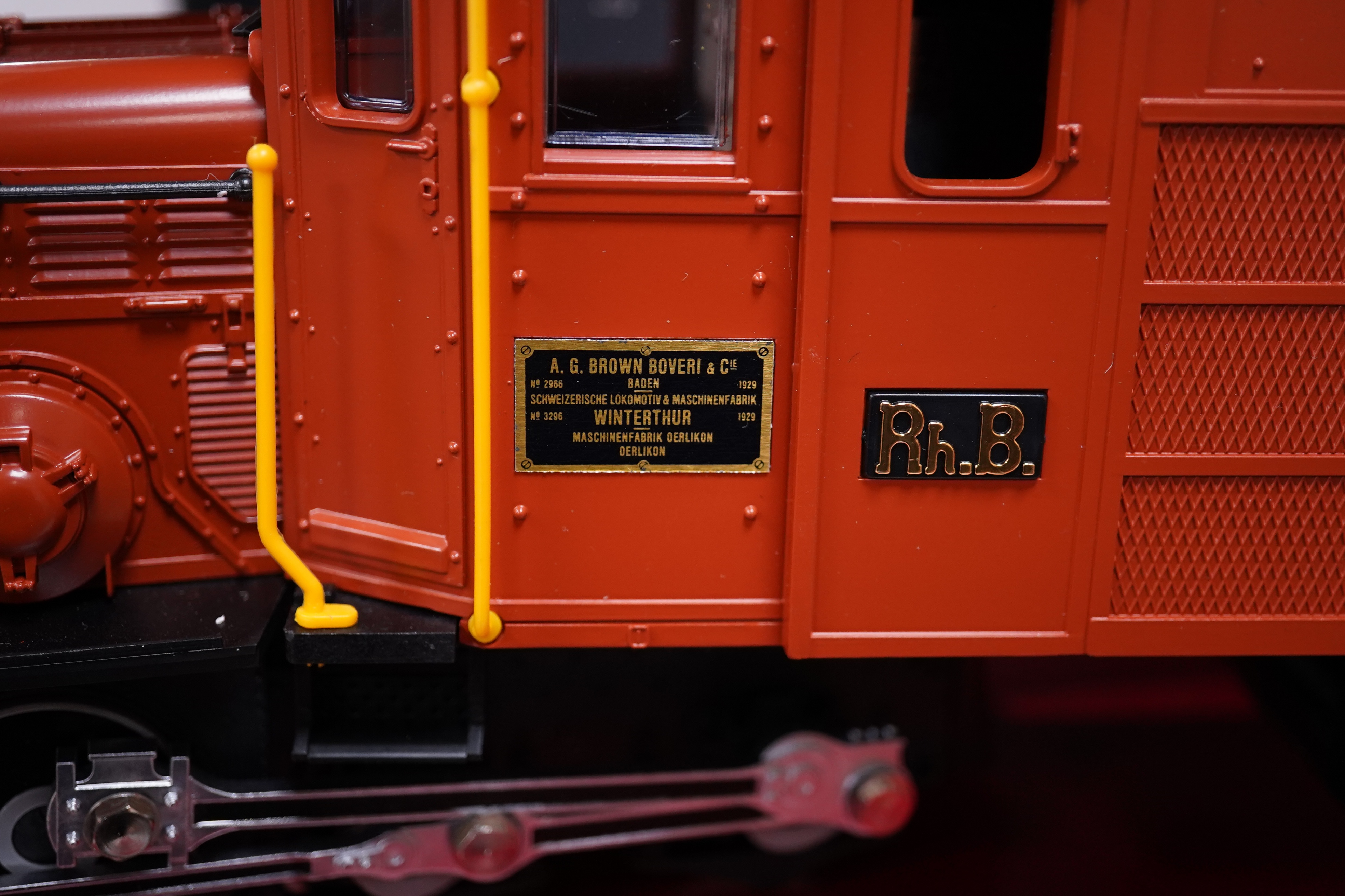 A boxed Lehman LGB (2040) G scale railway RhB Crocodile electric pantograph locomotive, 413, in brown livery. Condition - good, evidence of very minor running wear only.